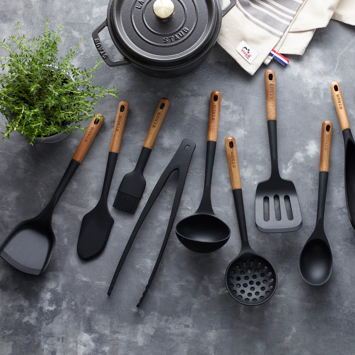 Staub Wokspade 31 cm Svart